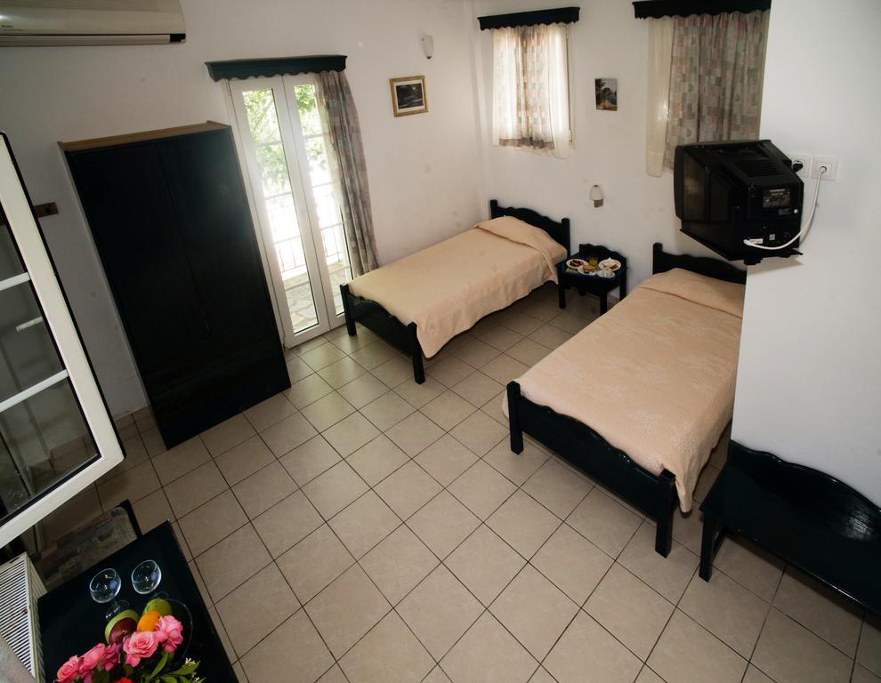 Aiolos Hotel Menites Экстерьер фото