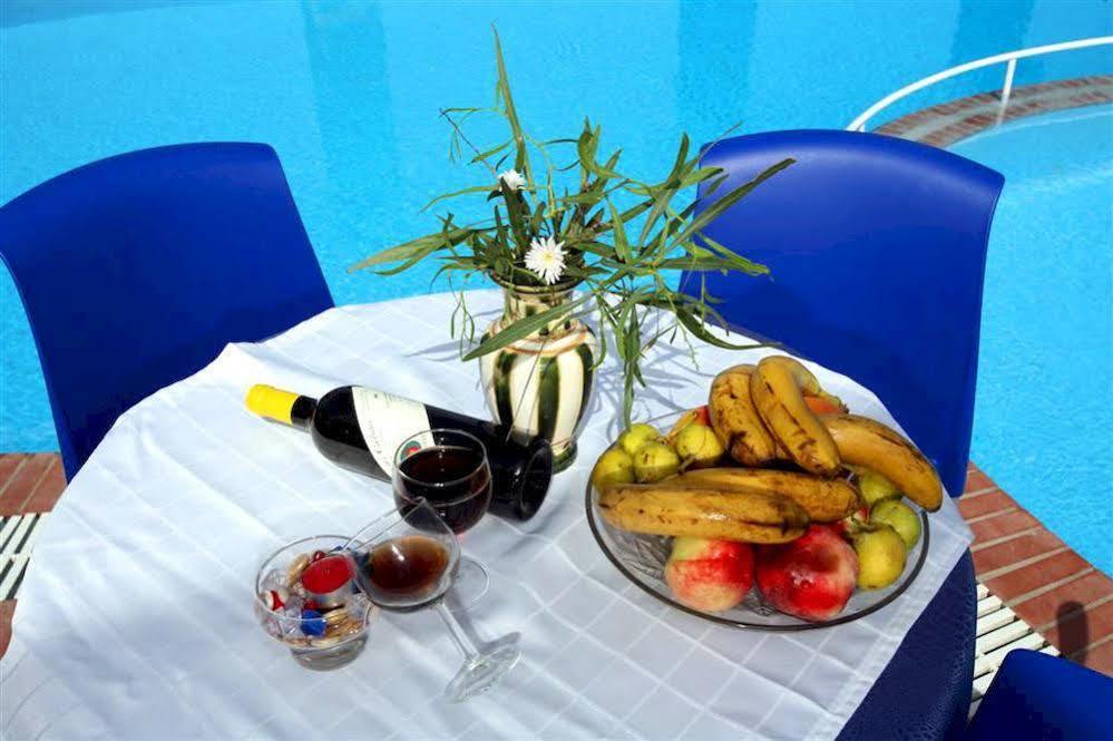 Aiolos Hotel Menites Экстерьер фото